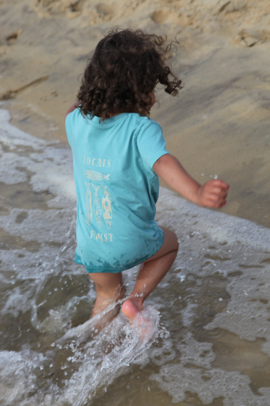 T-shirt Kids "Locals first"